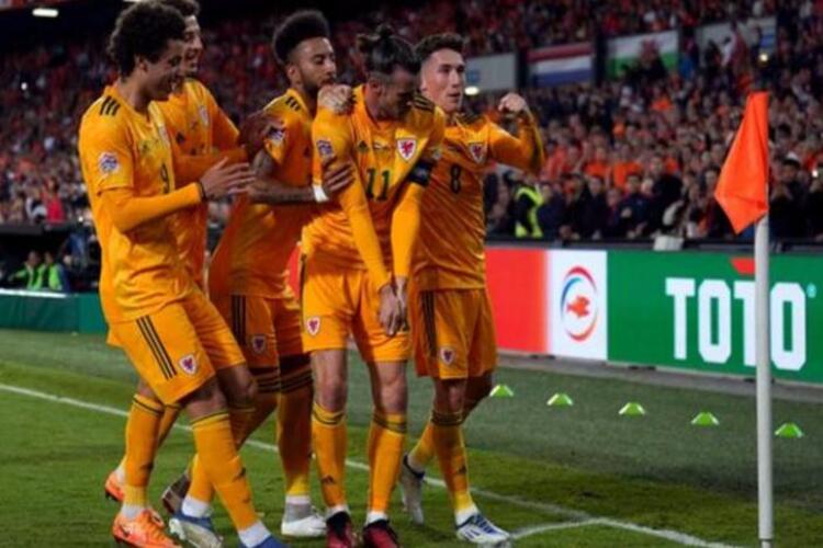 เนเธอร์แลนด์จบการแข่งขันในระดับนานาชาติด้วยชัยชนะอย่างดุเดือดของ Nations League เหนือเวลส์ที่ Stadion Feijenoord