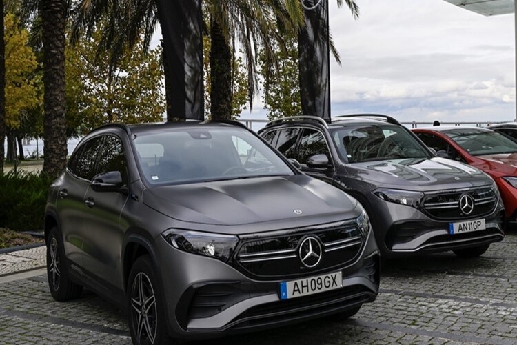 Mercedes-Benz จะแนะนำค่าธรรมเนียมการสมัครสมาชิกเร่งความเร็ว